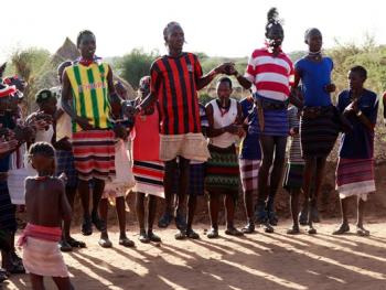 哈马尔人的成人仪式